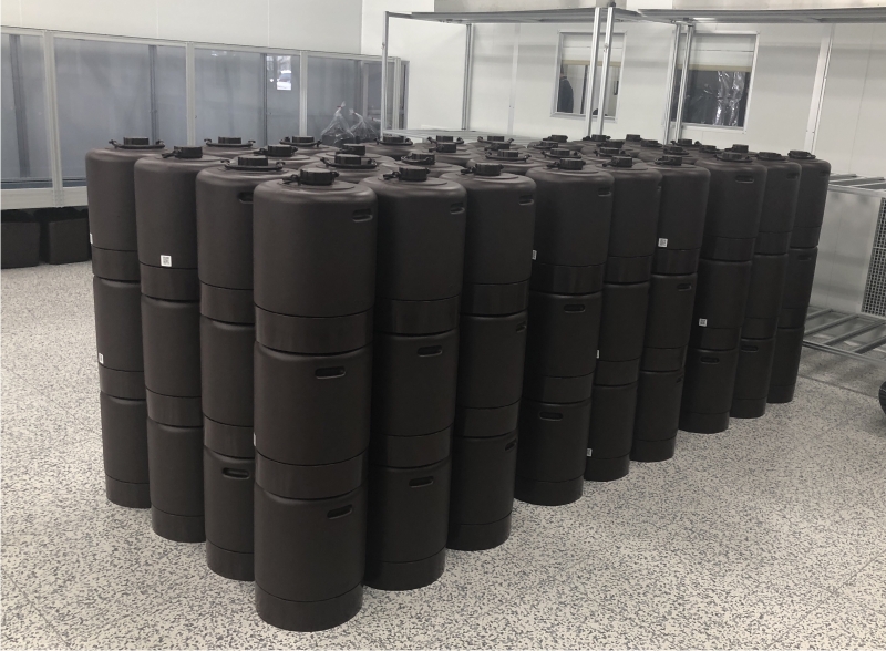 �̷���Ƽ����, ������ LCD ��ۿ�� �߱����� ����